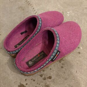 Haflinger GZ Clog in Mulberry